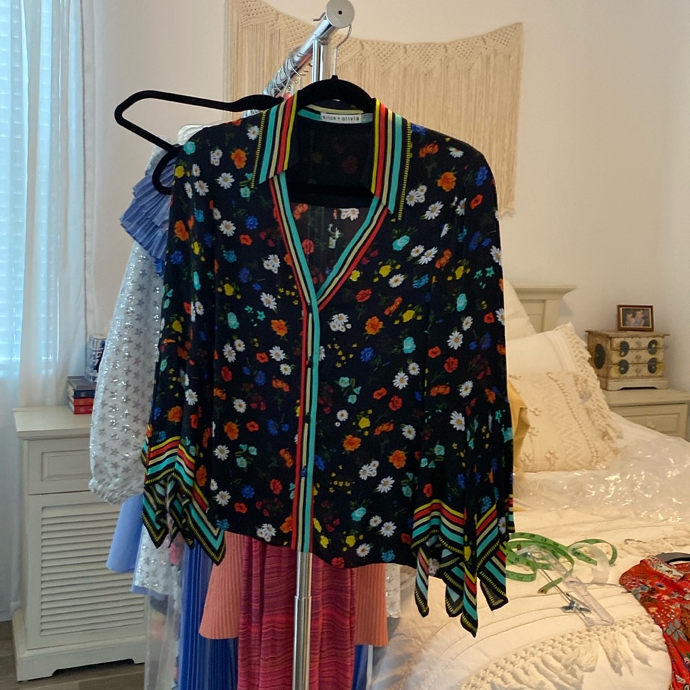 Alice and Olivia black blouse with ruffle sleeves xs